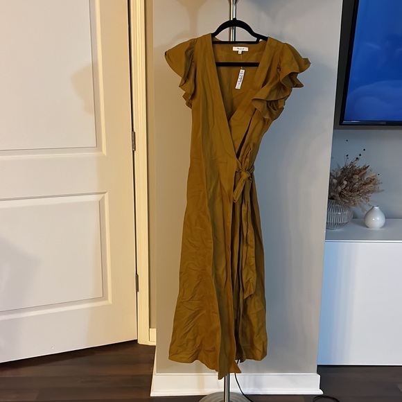 Madewell Linen-Blend Ruffle-Sleeve Wrap Midi Dress - Picture 5 of 7